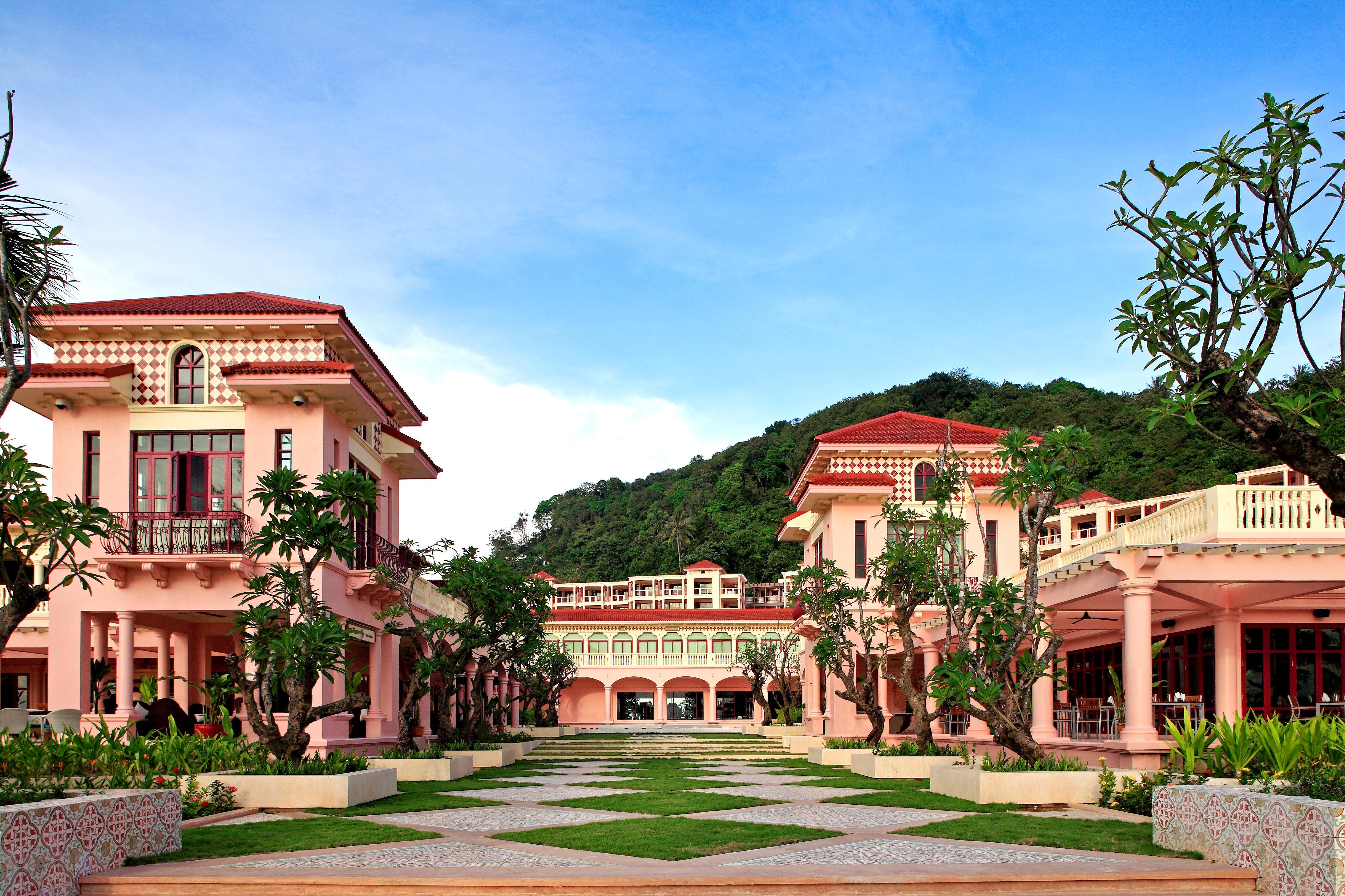 Centara Grand Beach Resort Phuket - Sha Plus Karon Exterior photo