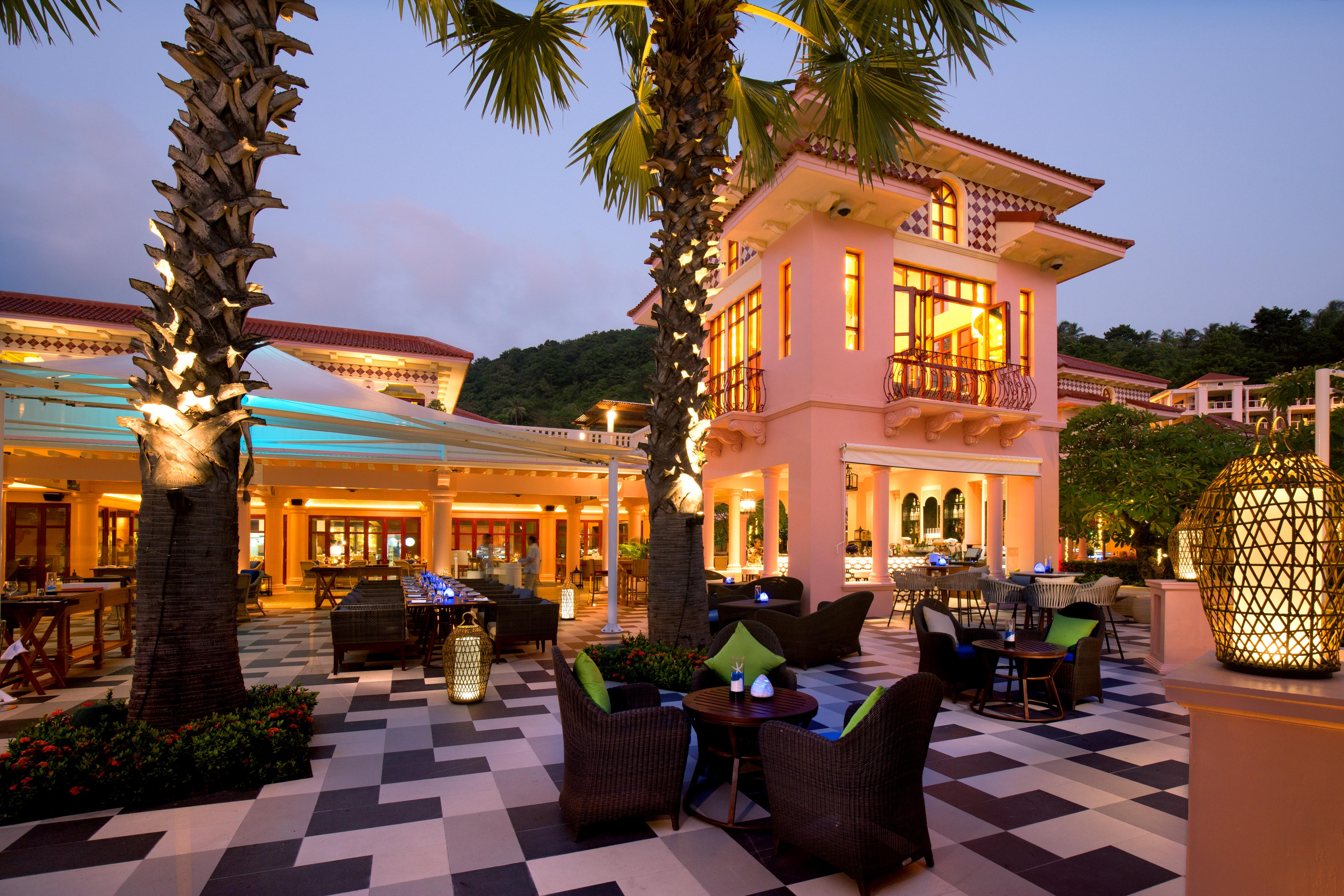 Centara Grand Beach Resort Phuket - Sha Plus Karon Exterior photo