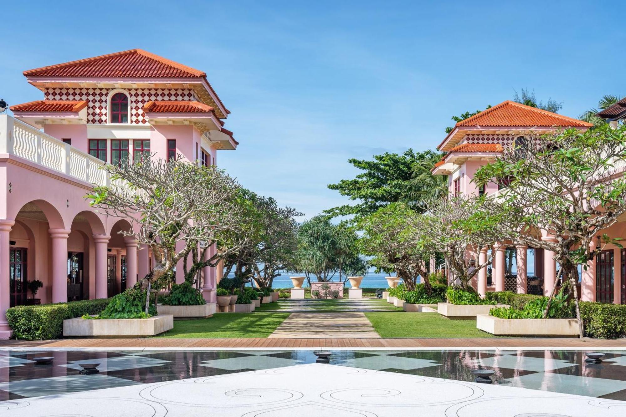 Centara Grand Beach Resort Phuket - Sha Plus Karon Exterior photo